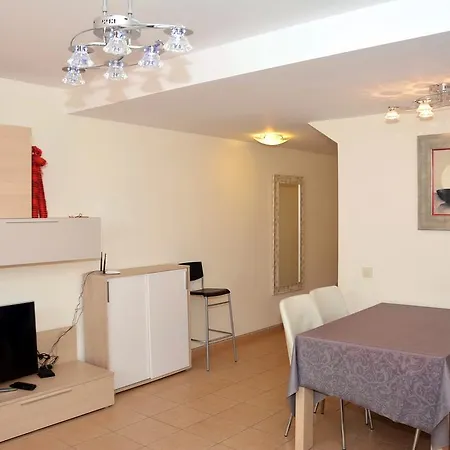 Oasis Fanabe I Apartman *